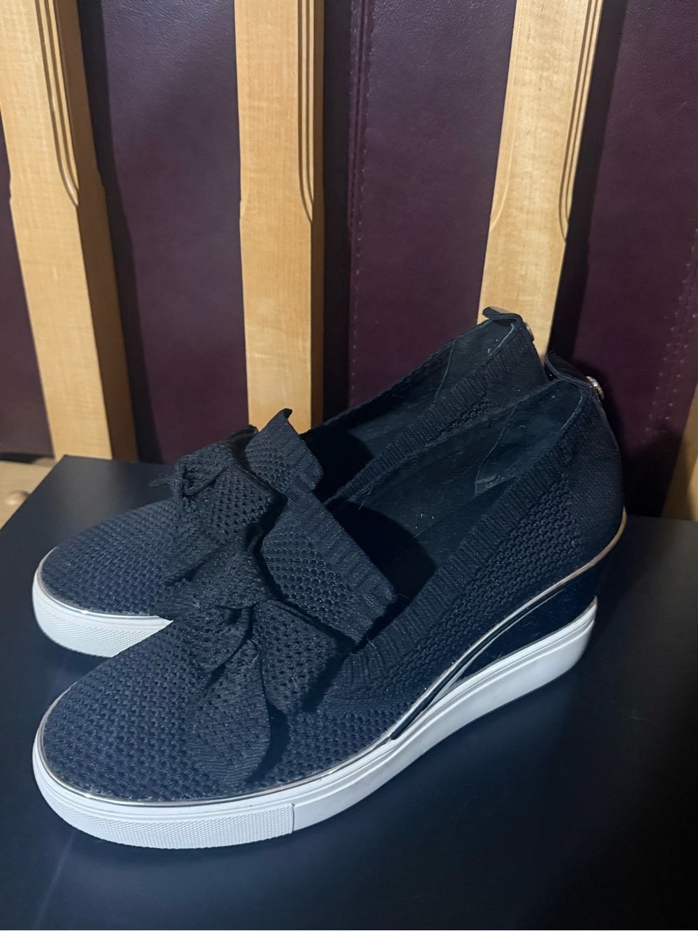 Wishbone Collection Black Bow Knit Slip-On Wedge Sneakers girly athleisure Sz 9